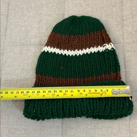 Sweater and hat hand knit.  Children’s. - Picture 7 of 7